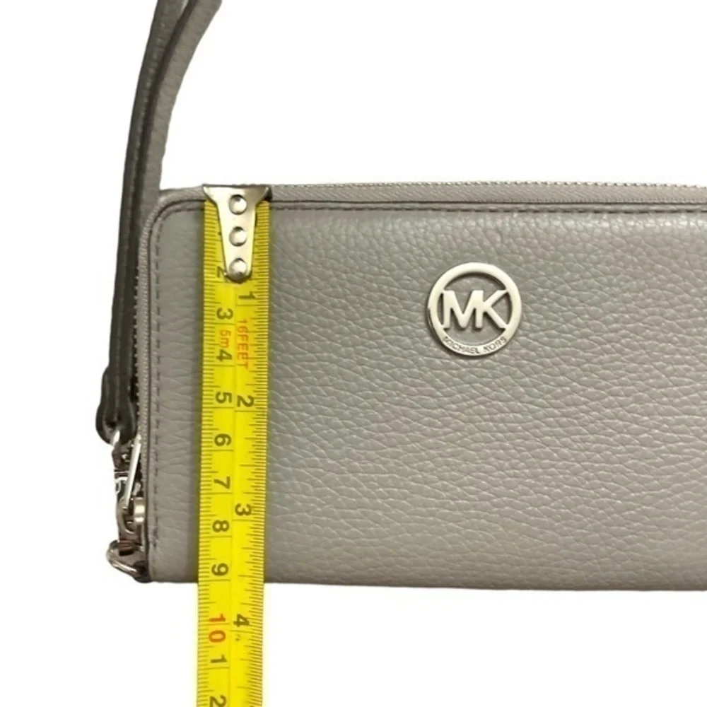 Michael kors gray pebbled leather wristlet wallet clutch